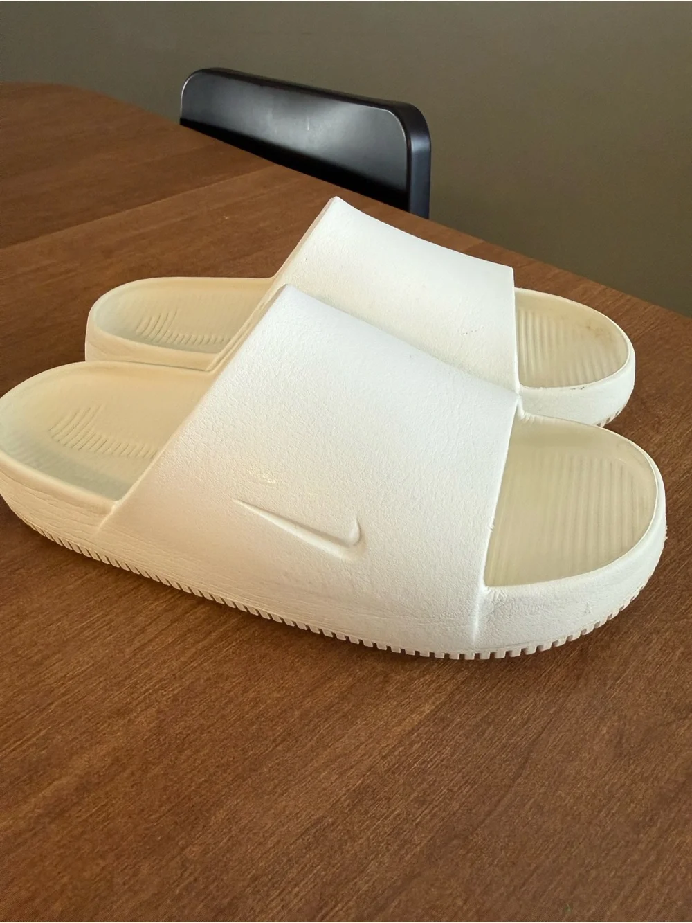 Nike White Men's Slide Sandals - Classic Slip-On